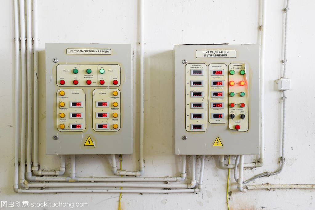 電氣開關(guān)柜泵站。控制單元和電泳