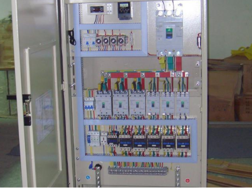 外電防護(hù)與配電箱_線(xiàn)路_開(kāi)關(guān)_安全距離